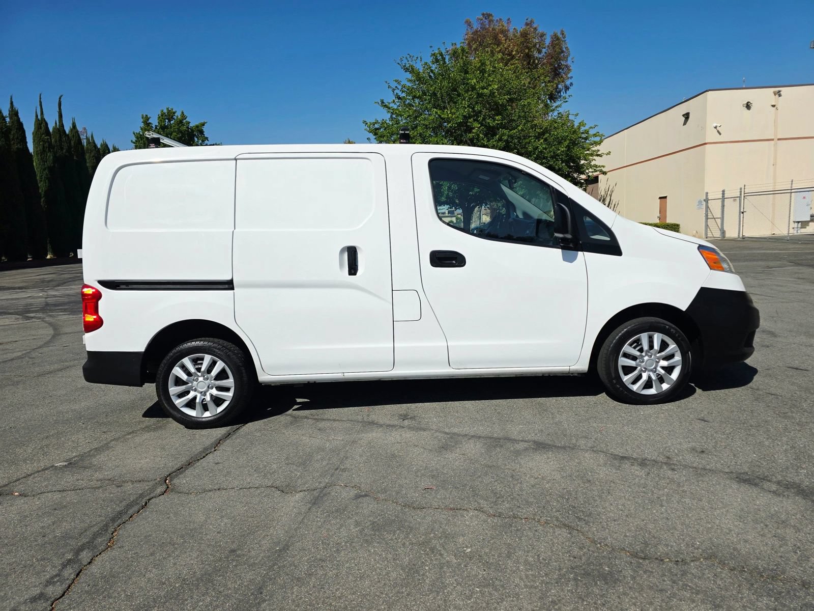 Used 2016 Nissan NV200 SV w/ Back Door Glass Package FWD image 4