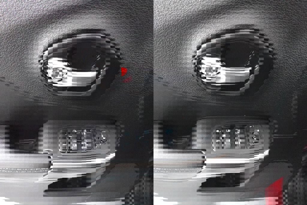 Used 2021 Jeep Cherokee Latitude image 8