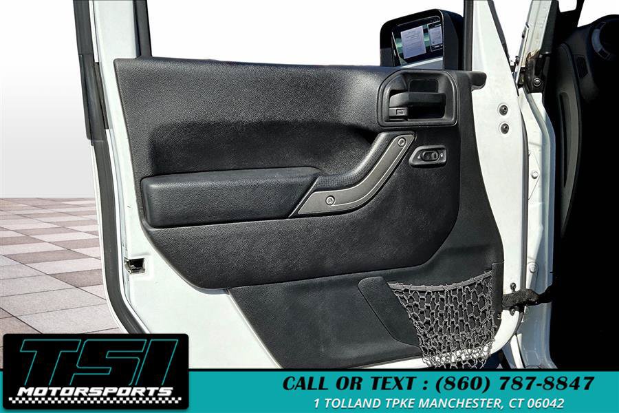 Used 2015 Jeep Wrangler Unlimited Sport w/ Quick Order Package 24S AWD/4WD image 23