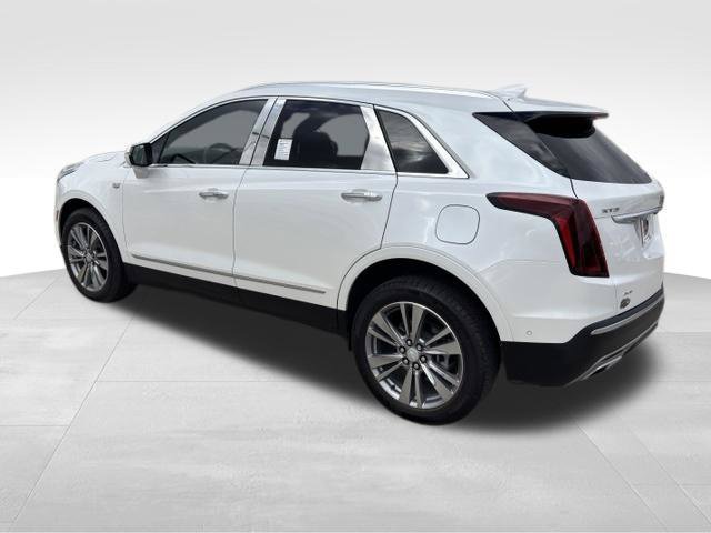 Certified 2025 Cadillac XT5 Premium Luxury w/ Technology Package AWD/4WD image 3