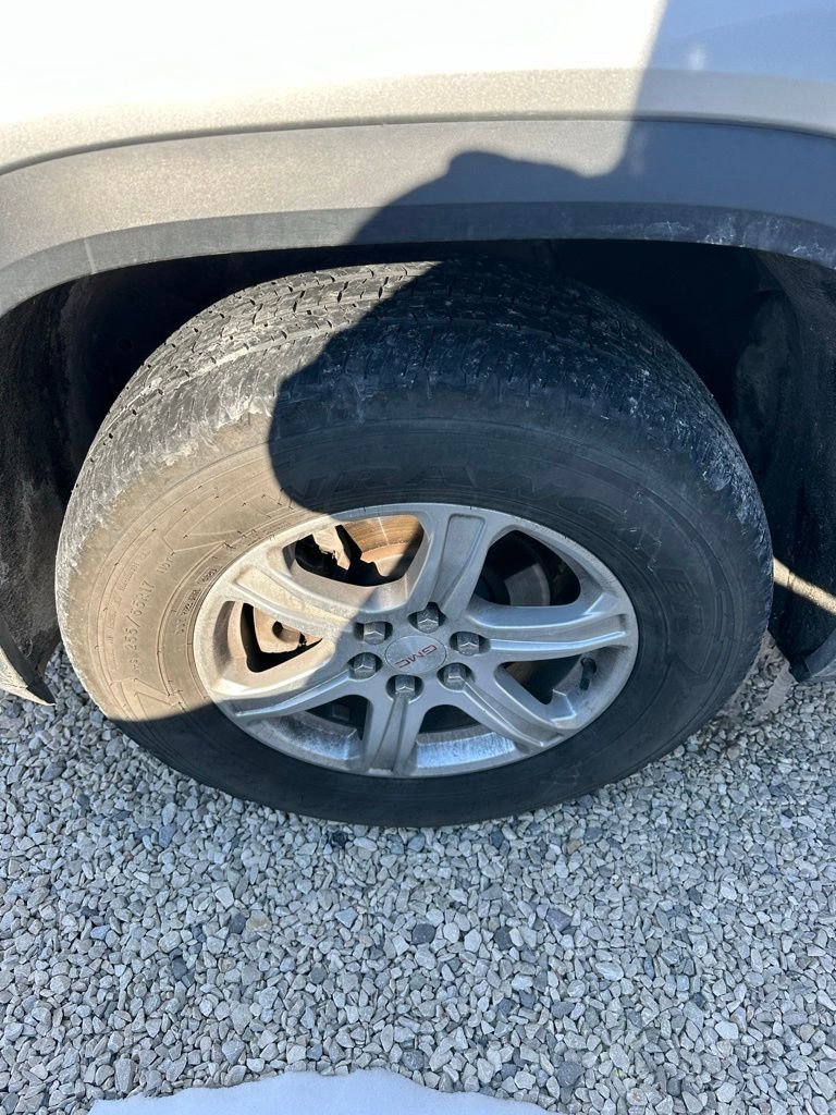 Used 2019 GMC Acadia SLE image 12