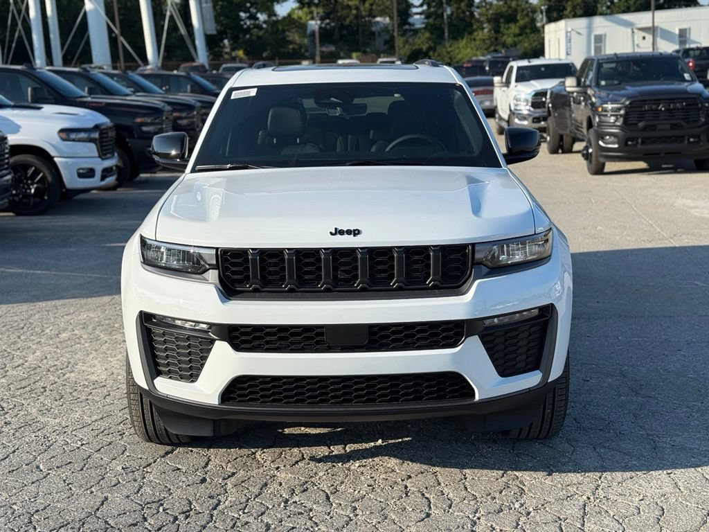 New 2027 Jeep Grand Cherokee L Limited w/ Limited Altitude Package AWD/4WD image 3
