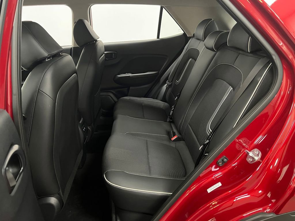 Used 2025 Hyundai Venue Limited image 13