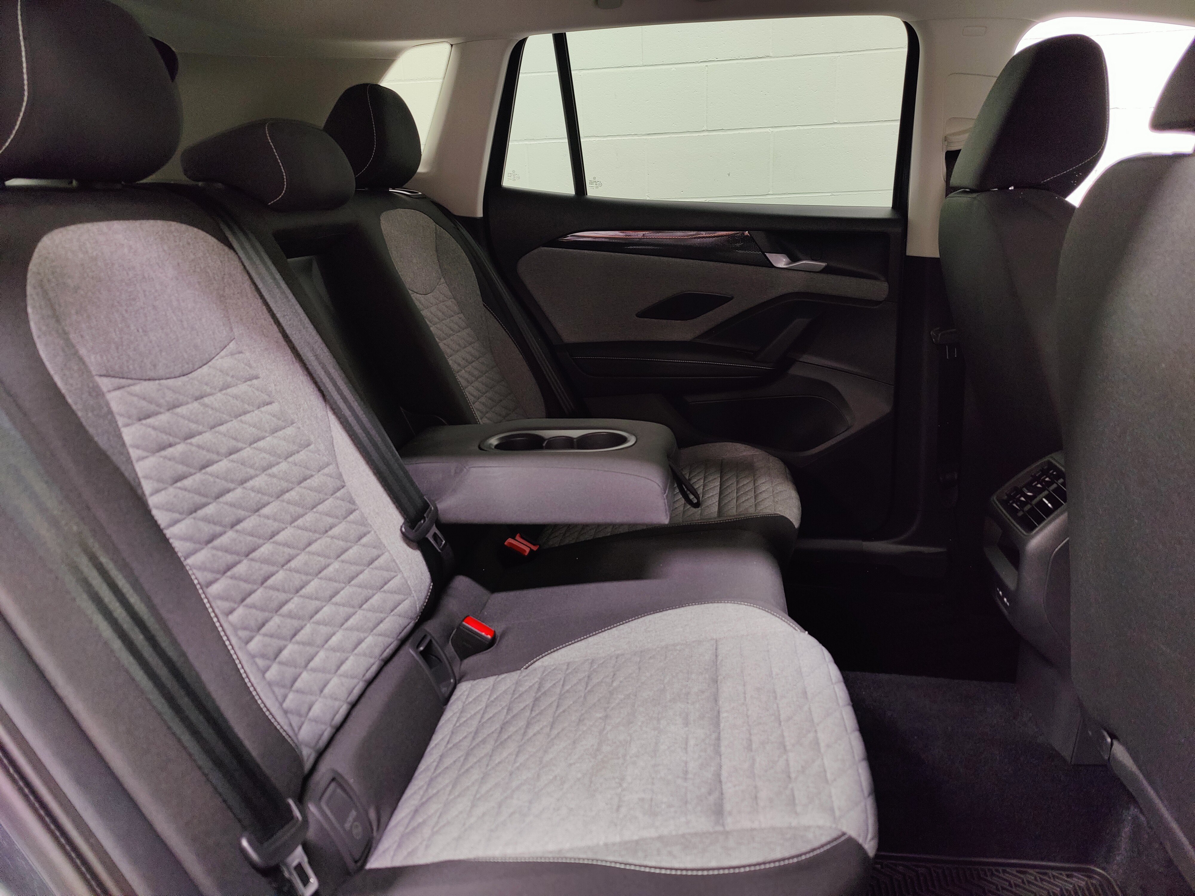 Used 2025 Volkswagen Tiguan S AWD/4WD image 13