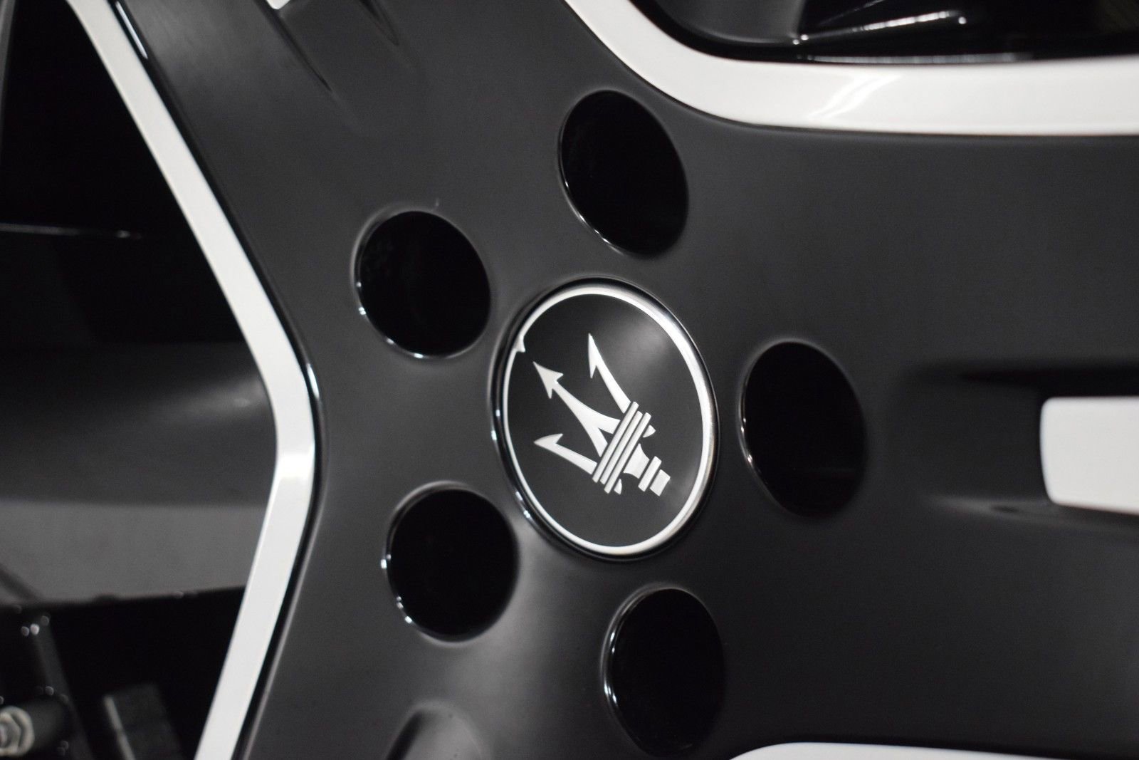 New 2025 Maserati Grecale Folgore image 20