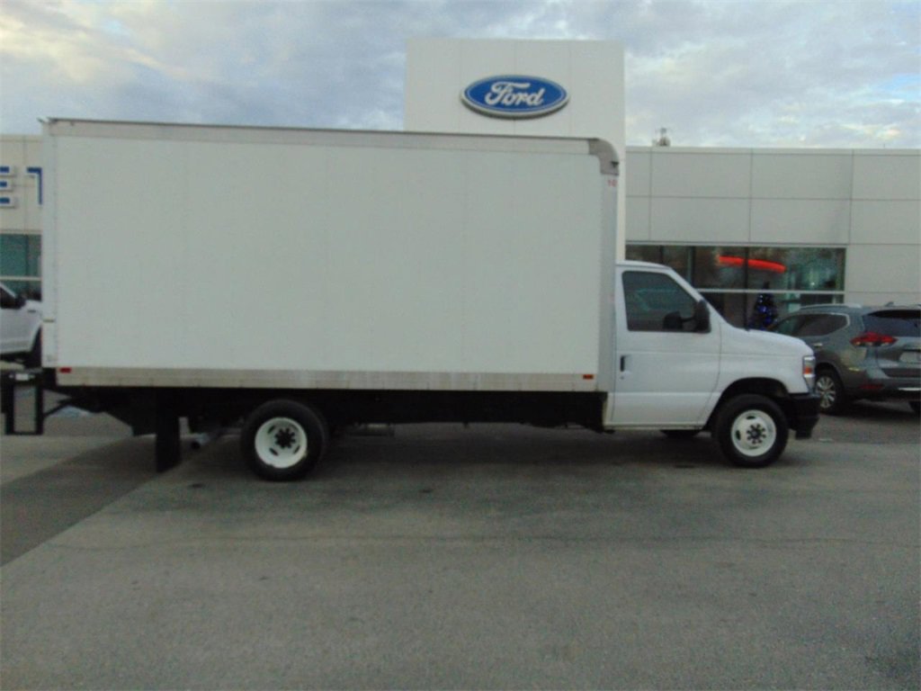 Certified 2024 Ford E-450 and Econoline 450 Super Duty w/ Power Windows & Locks Group image 13
