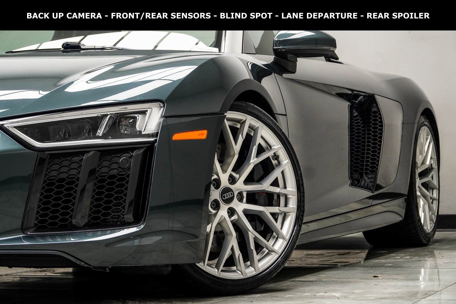Used 2017 Audi R8 V10 w/ Carbon Exterior Package image 2