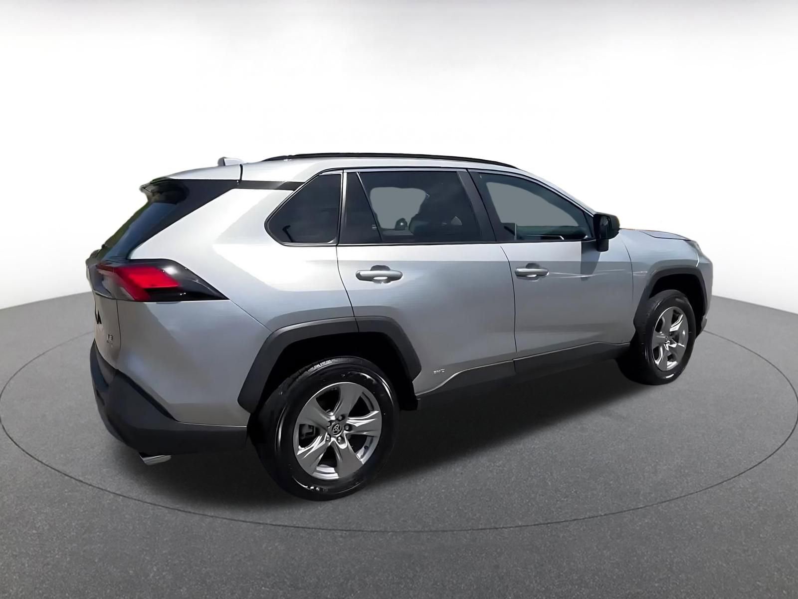 Used 2025 Toyota RAV4 LE AWD/4WD image 14