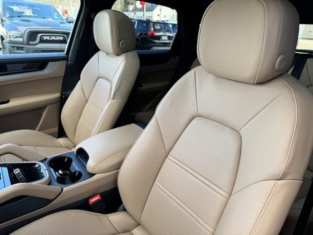 Used 2024 Porsche Cayenne image 20