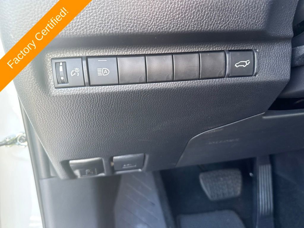 Used 2025 Toyota RAV4 XLE image 16