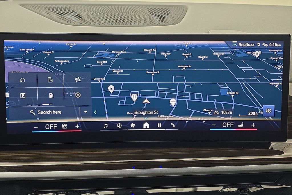 Certified 2025 BMW X5 xDrive40i w/ M Sport Package image 19