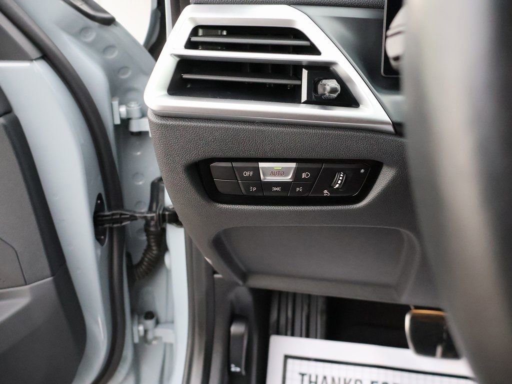 Used 2025 BMW 330i xDrive Sedan AWD/4WD image 38