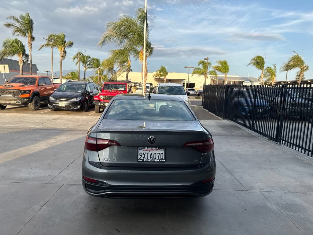 Used 2024 Volkswagen Jetta SE FWD image 7
