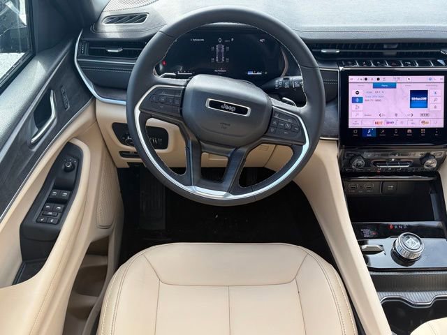 New 2025 Jeep Grand Cherokee Limited AWD/4WD image 39