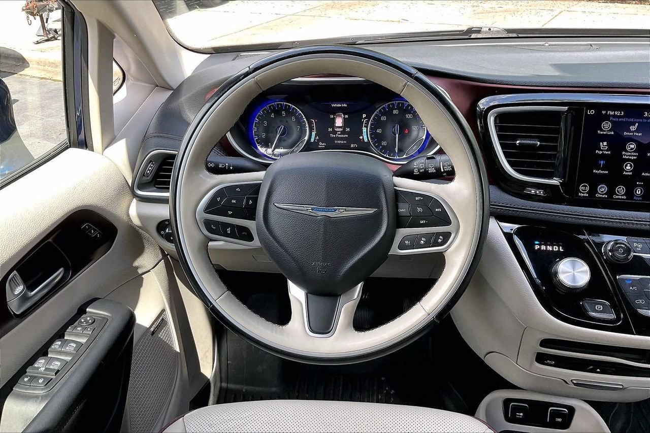 Certified 2018 Chrysler Pacifica Limited w/ Advanced Safetytec Group FWD image 10