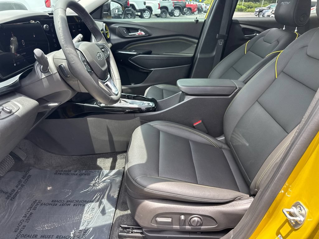 Used 2025 Chevrolet Trax ACTIV w/ Sunroof Package FWD image 10