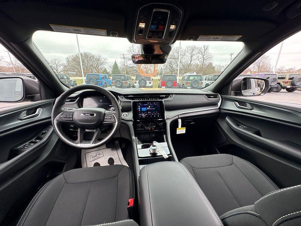 New 2026 Jeep Grand Cherokee Laredo X AWD/4WD image 12