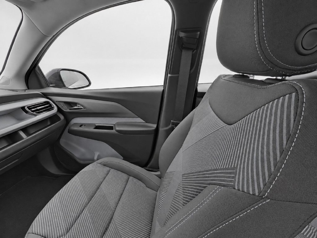 New 2027 Chevrolet Bolt LT w/ Comfort Package FWD image 30
