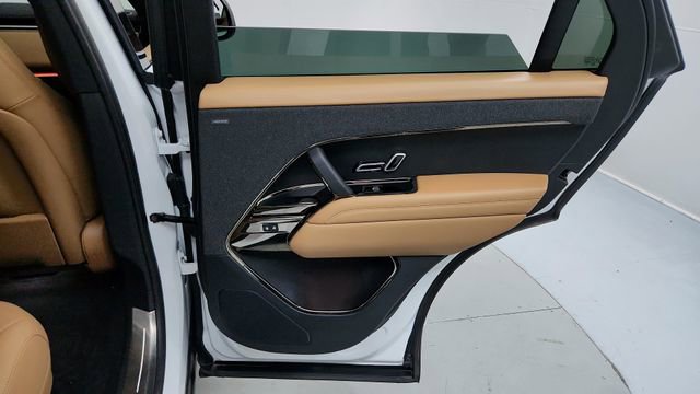 Used 2025 Land Rover Range Rover Sport SE image 21