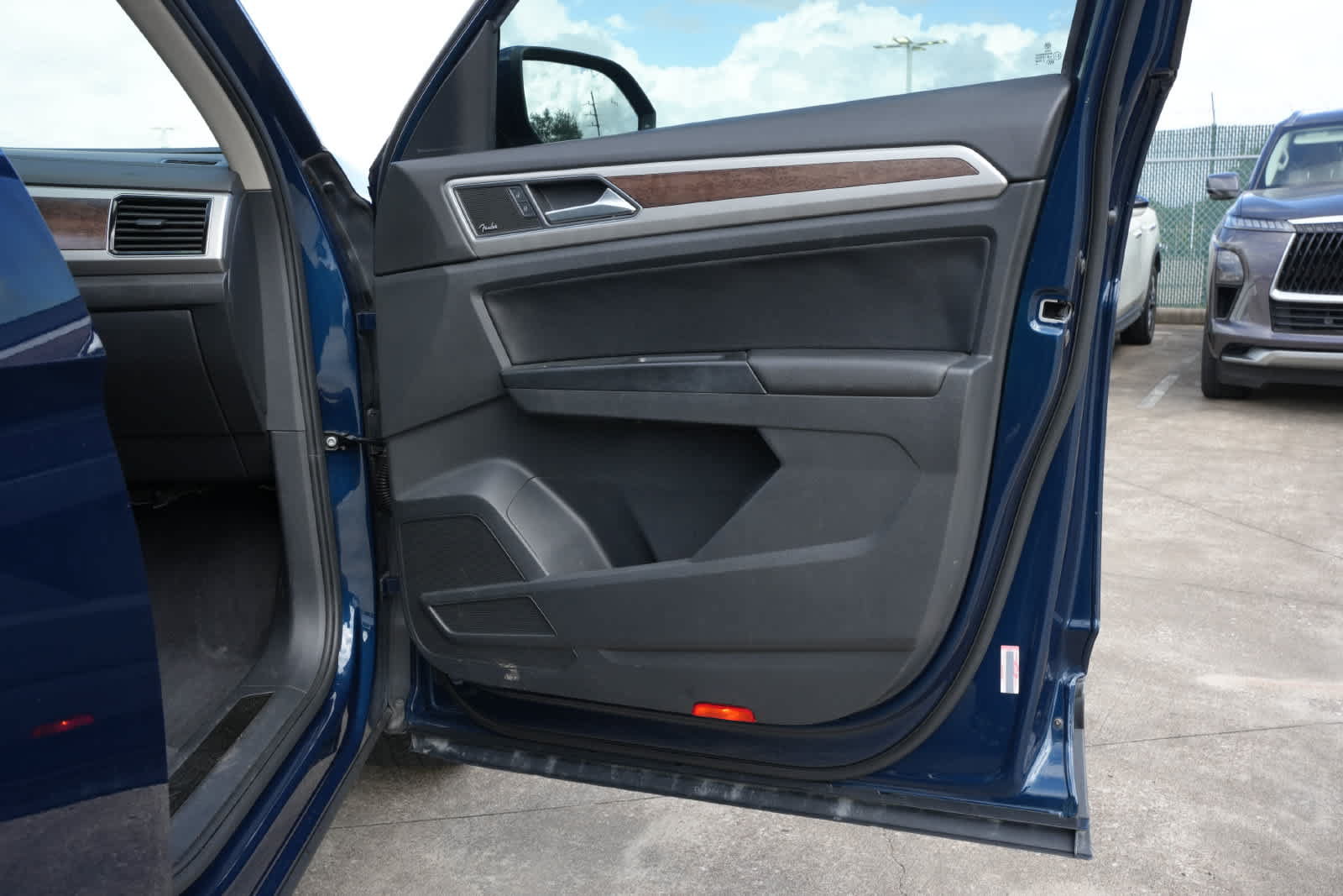Used 2018 Volkswagen Atlas SEL Premium AWD/4WD image 22
