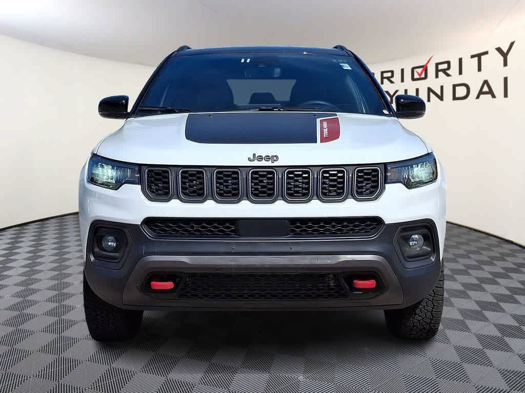 Used 2025 Jeep Compass Trailhawk AWD/4WD image 2