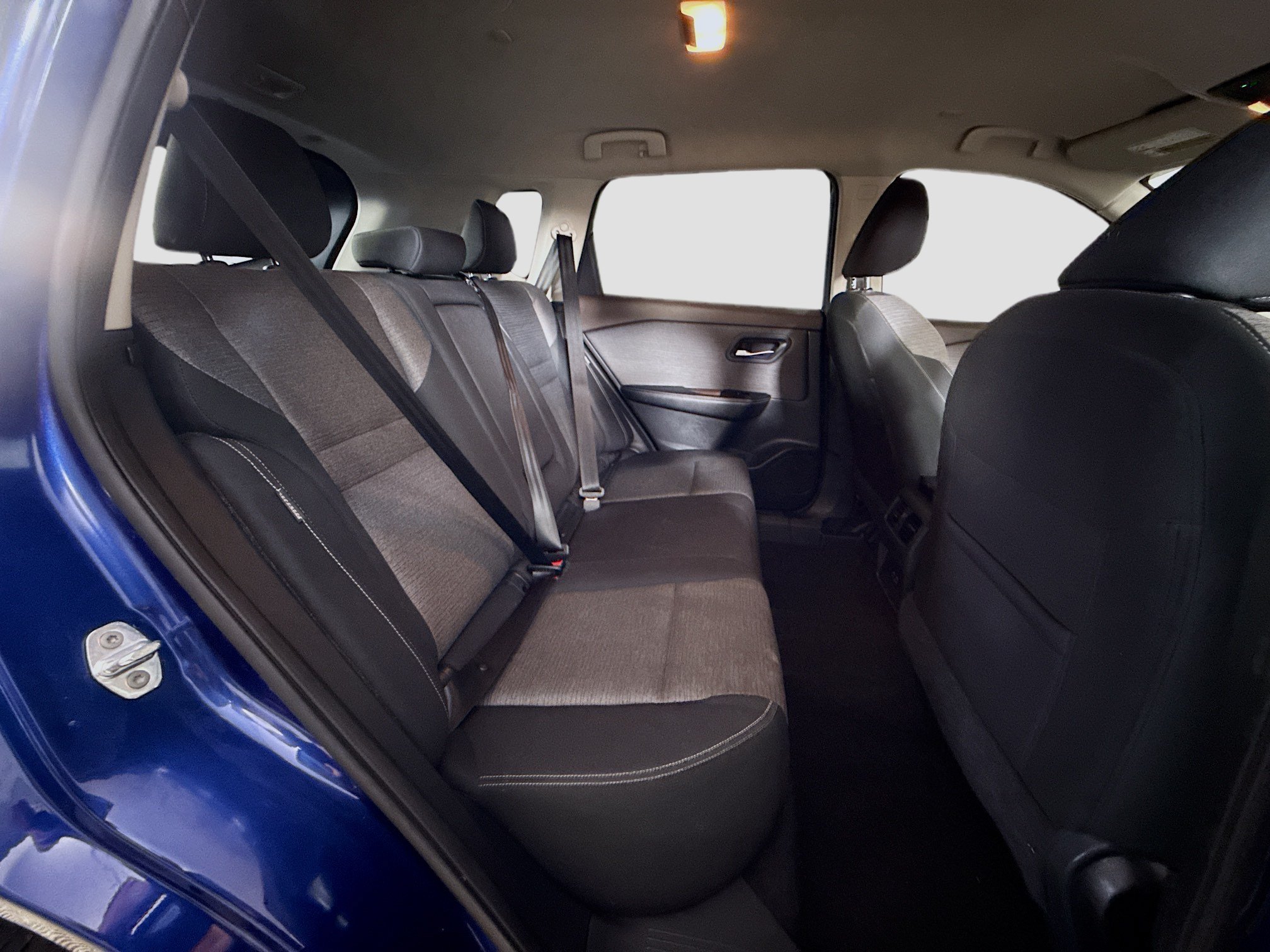 Used 2023 Nissan Rogue SV FWD image 27