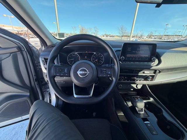 Used 2023 Nissan Rogue SV image 13