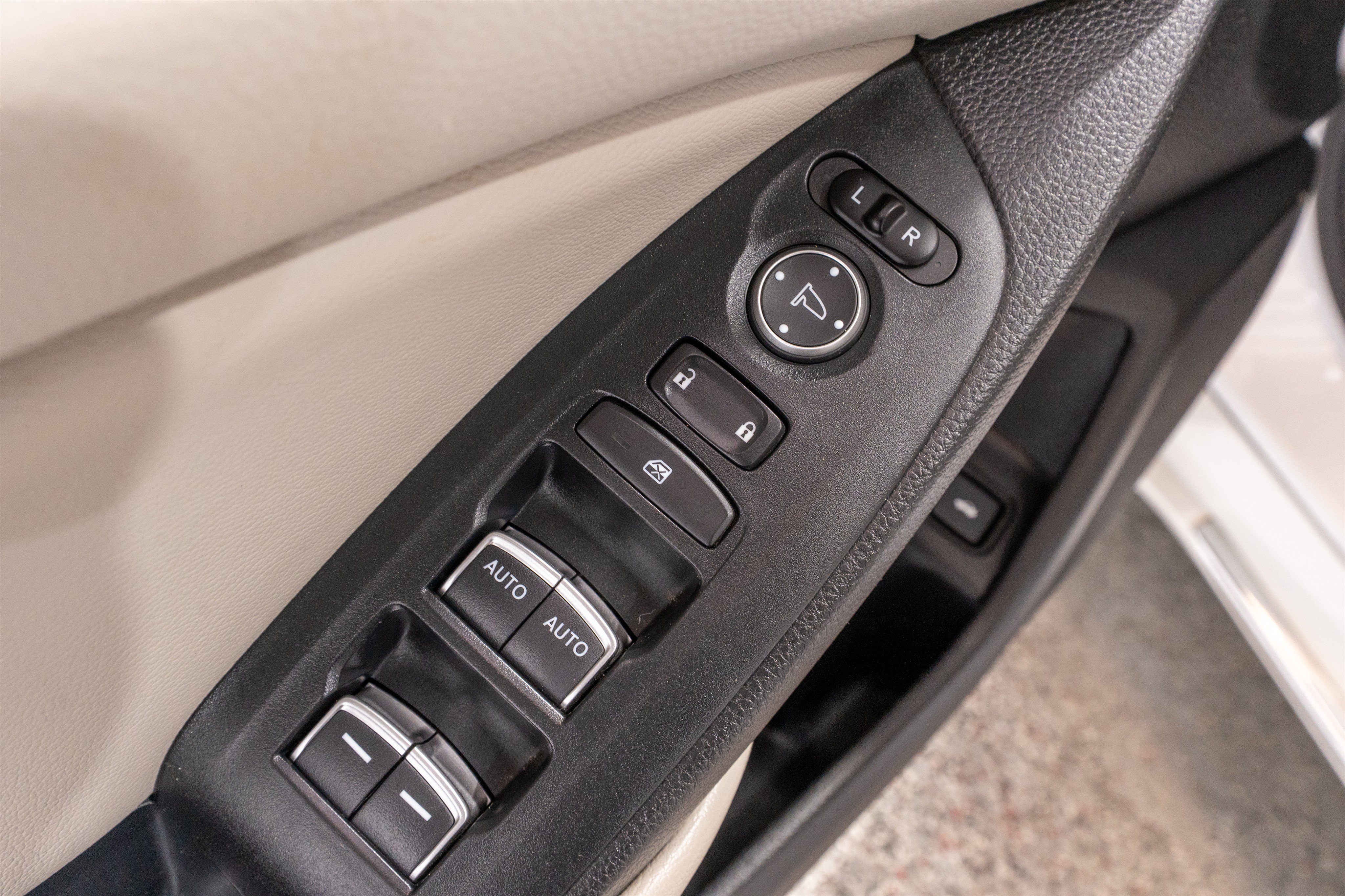 Used 2018 Honda Accord EX-L image 15