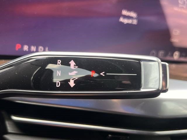 New 2026 Cadillac Escalade Platinum Sport w/ LPO, ONYX Package AWD/4WD image 18