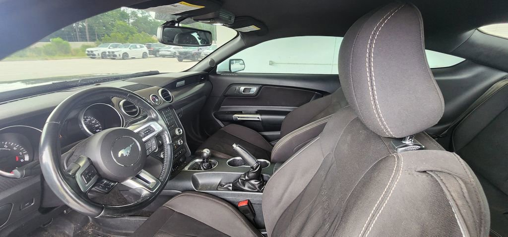 Used 2018 Ford Mustang GT w/ GT Performance Package RWD image 14