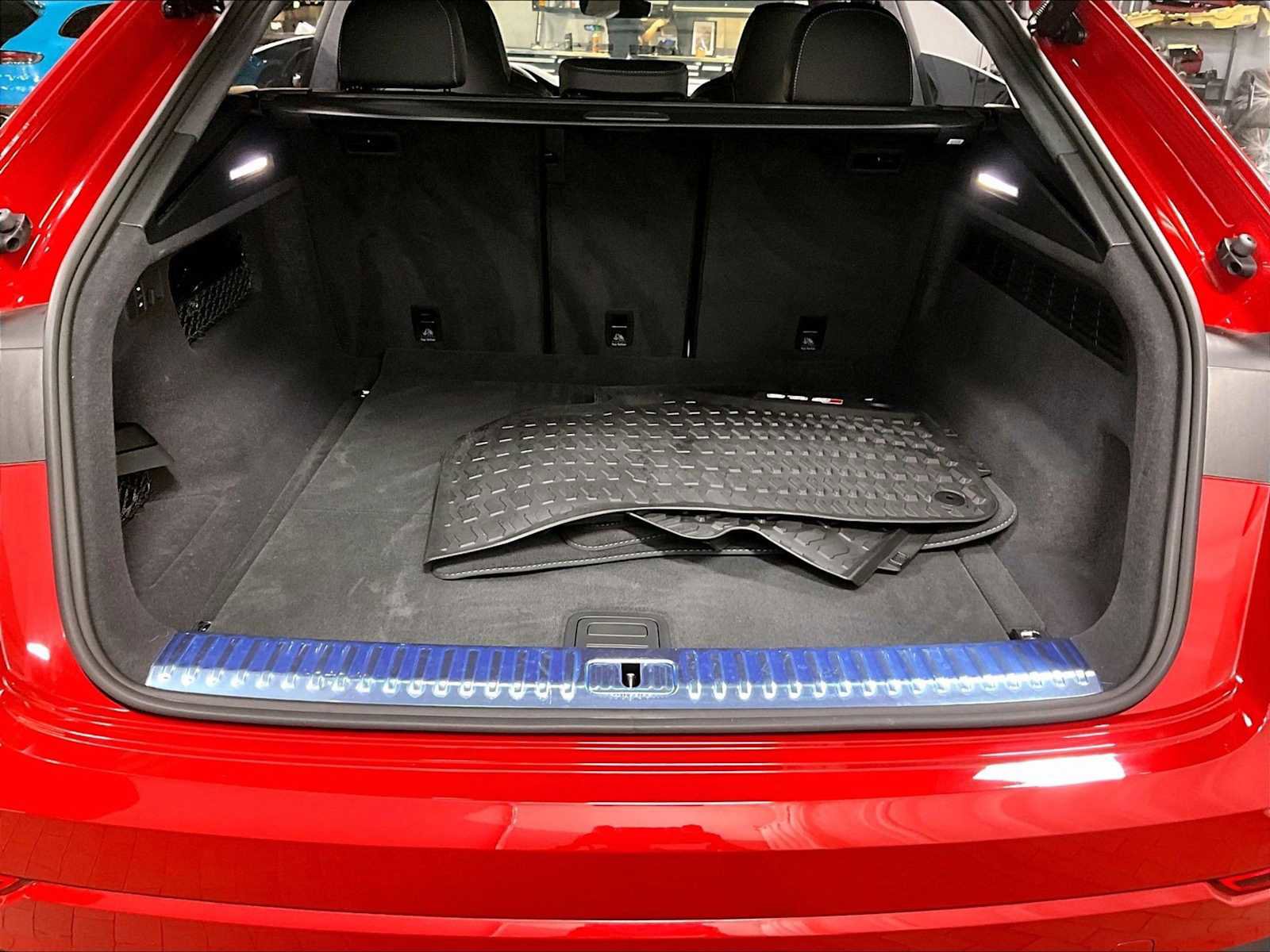 Used 2024 Audi SQ8 Prestige image 40