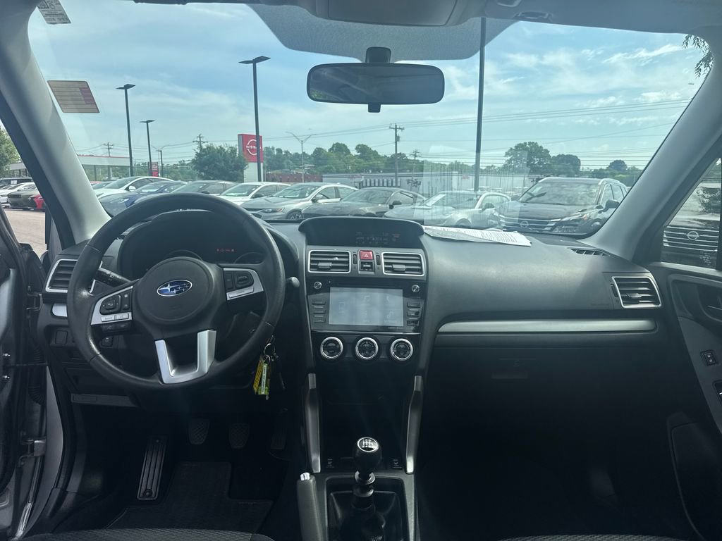 Used 2017 Subaru Forester 2.5i Premium AWD/4WD image 24