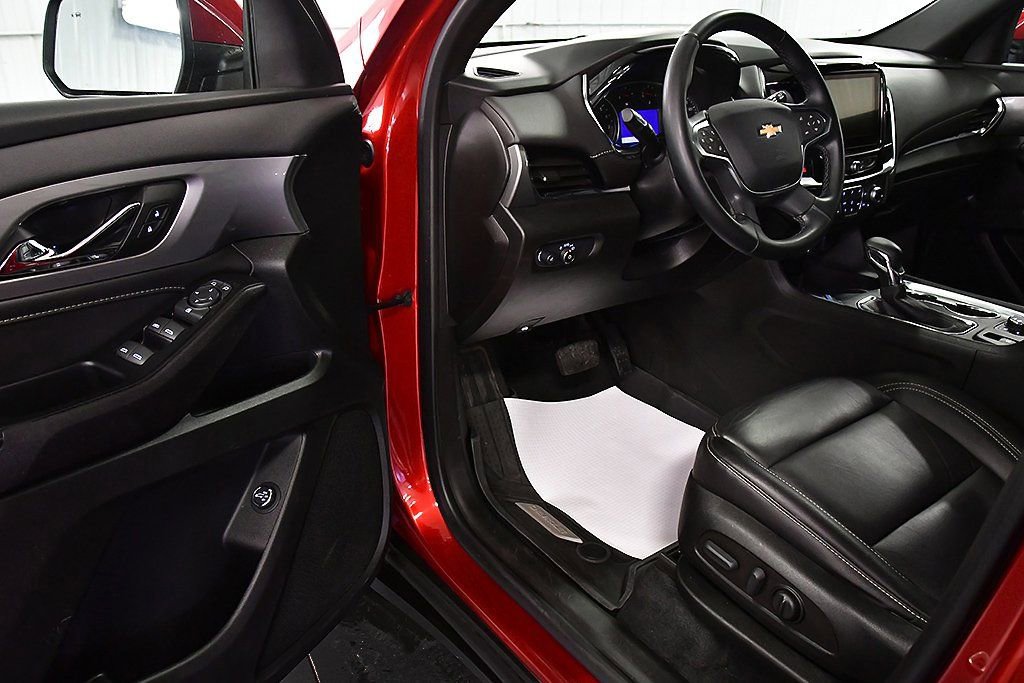 Used 2023 Chevrolet Traverse LT w/ LPO, Floor Liner Package image 15