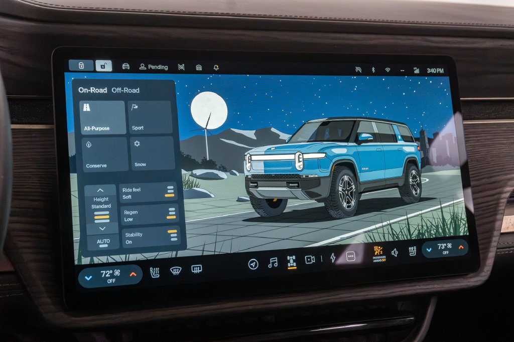 Used 2023 Rivian R1S Adventure Quad AWD/4WD image 15