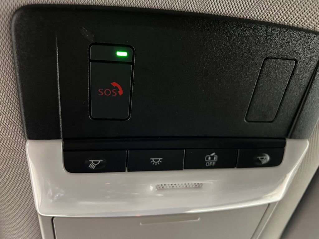 Used 2022 Nissan Pathfinder SL image 18