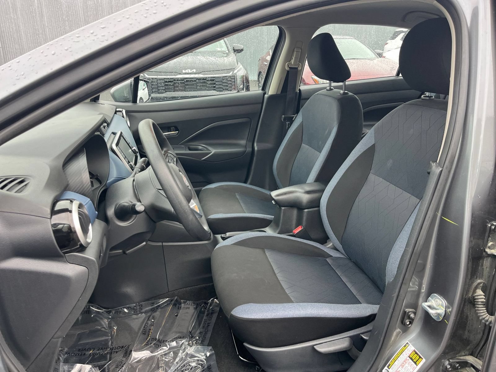 Used 2025 Nissan Versa SV FWD image 34