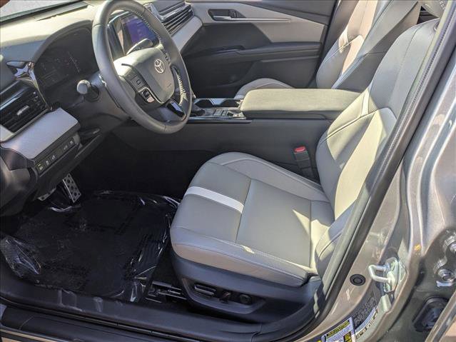 Certified 2025 Toyota Camry SE w/ Convenience Package image 13