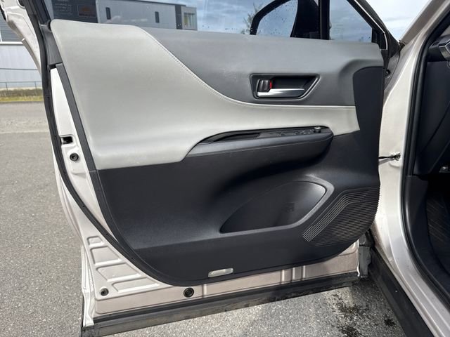 Used 2021 Toyota Venza LE w/ Carpet Mat Package (TMS) AWD/4WD image 21