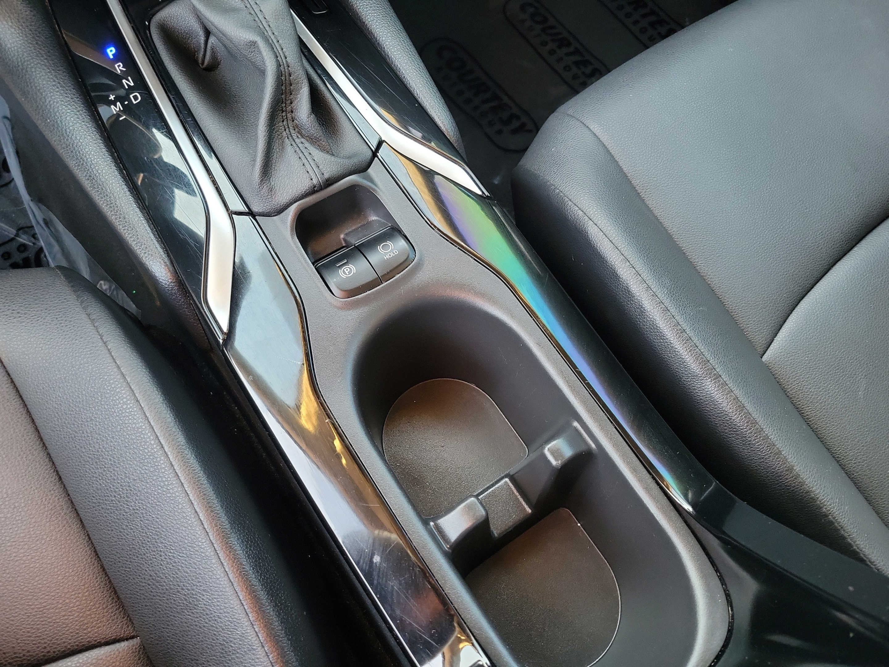 Used 2024 Toyota Corolla Cross XLE FWD image 23