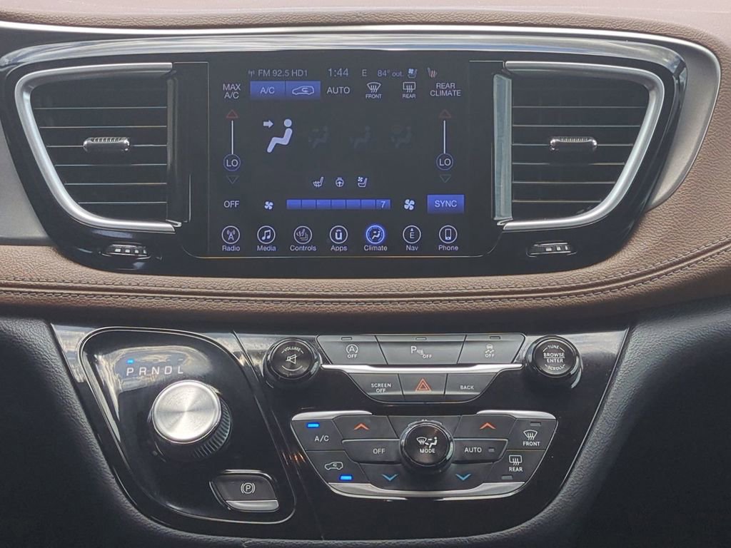 Used 2017 Chrysler Pacifica Limited FWD image 21