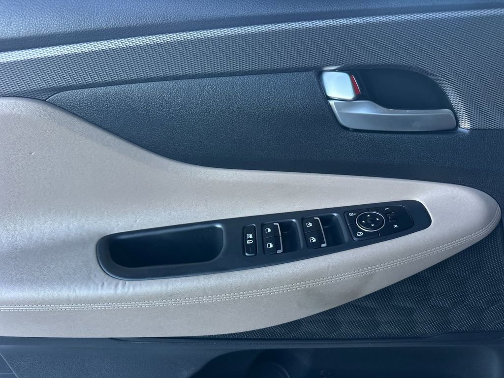 Used 2020 Hyundai Santa Fe SEL image 11