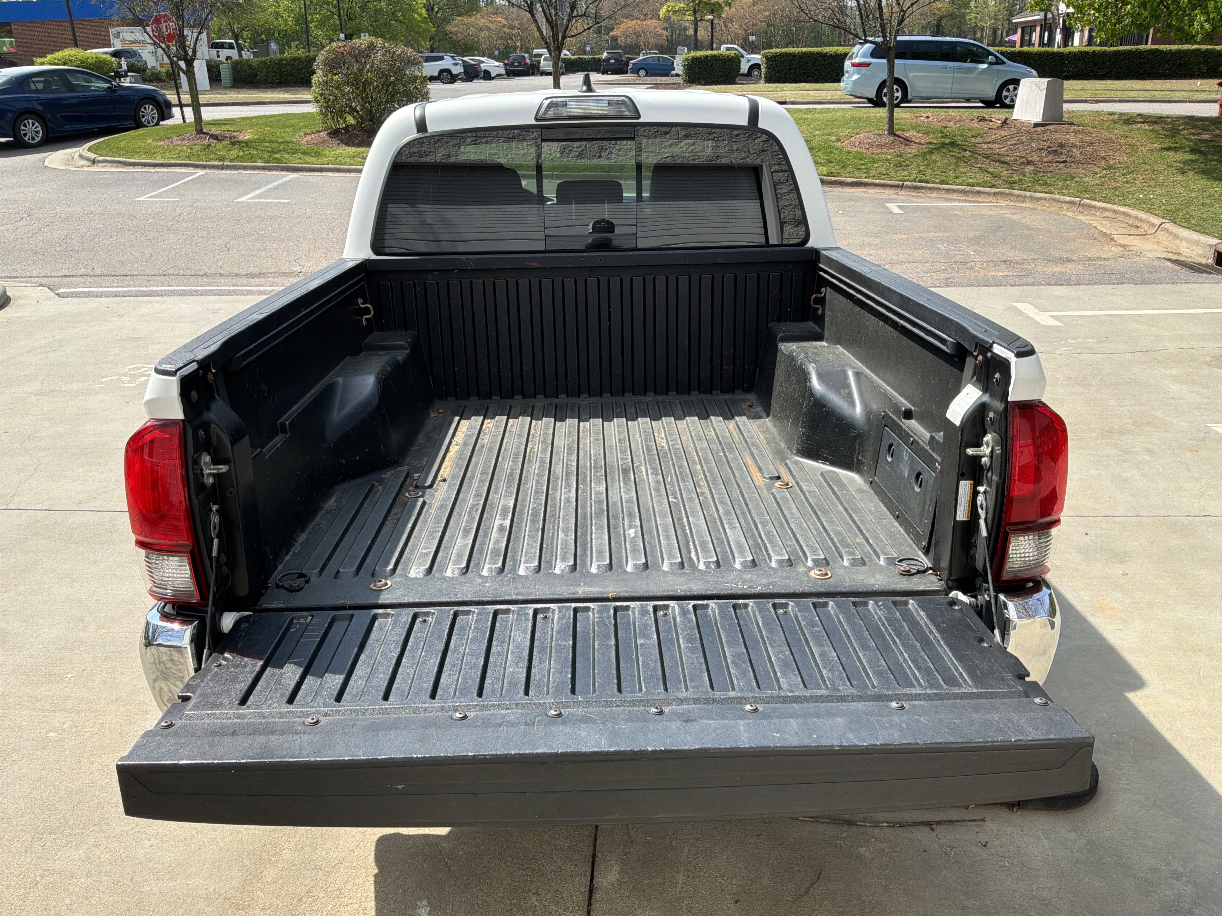 Used 2019 Toyota Tacoma SR5 RWD image 31
