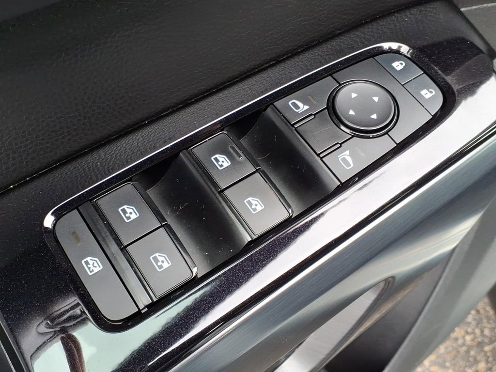 Certified 2023 Nissan Pathfinder SL w/ Lighting Package (N92) image 15