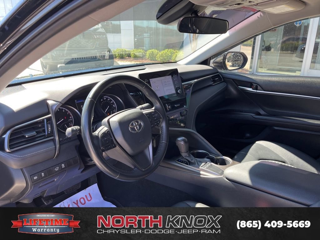 Used 2023 Toyota Camry SE image 6