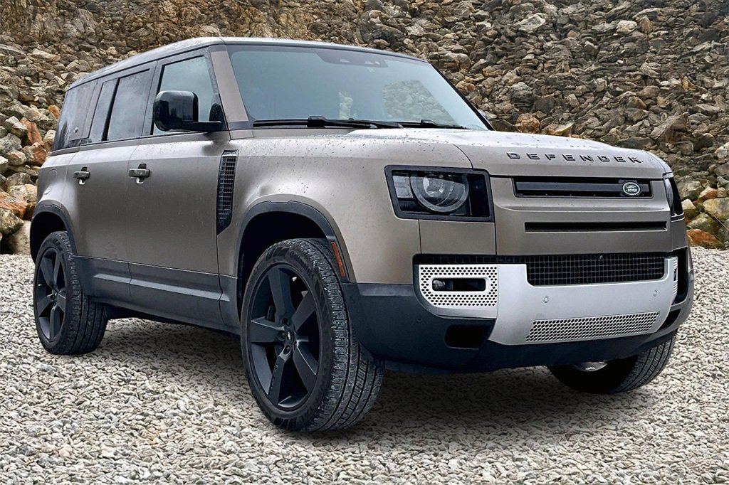 Used 2024 Land Rover Defender 110 SE image 9