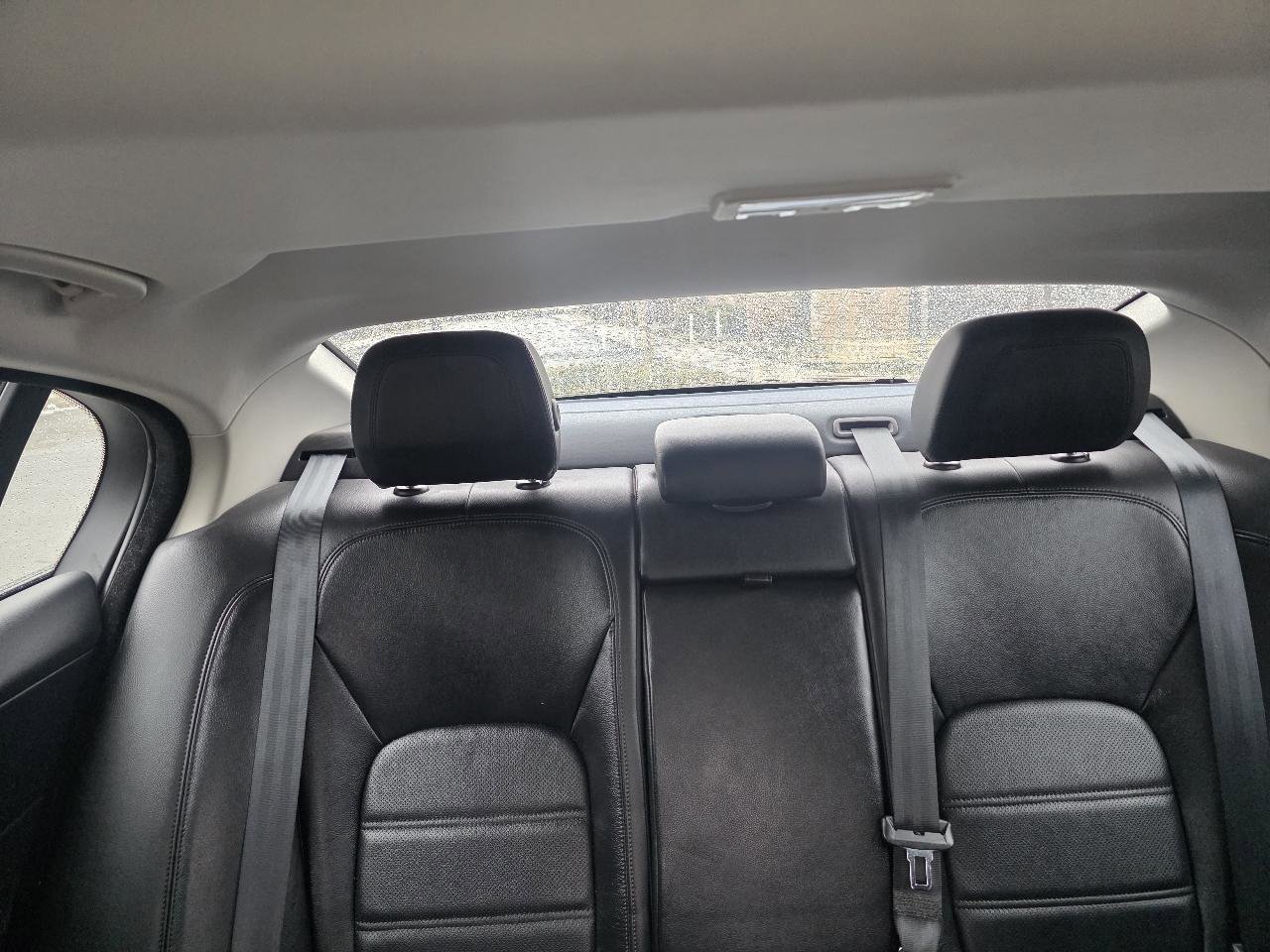 Used 2020 Jaguar XE S image 25