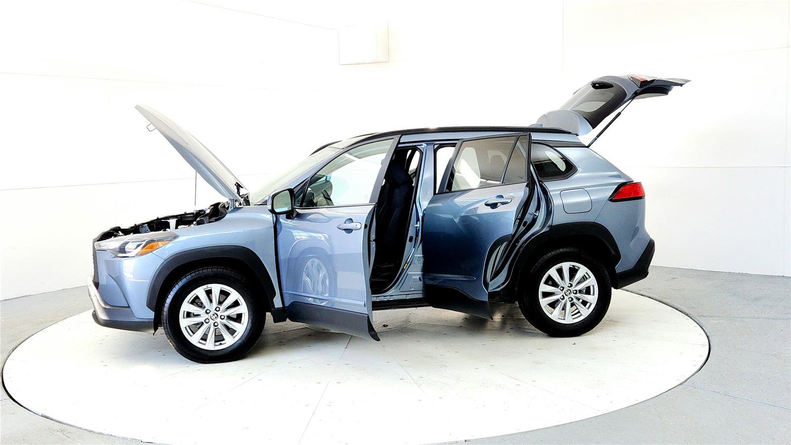 Certified 2024 Toyota Corolla Cross LE image 10