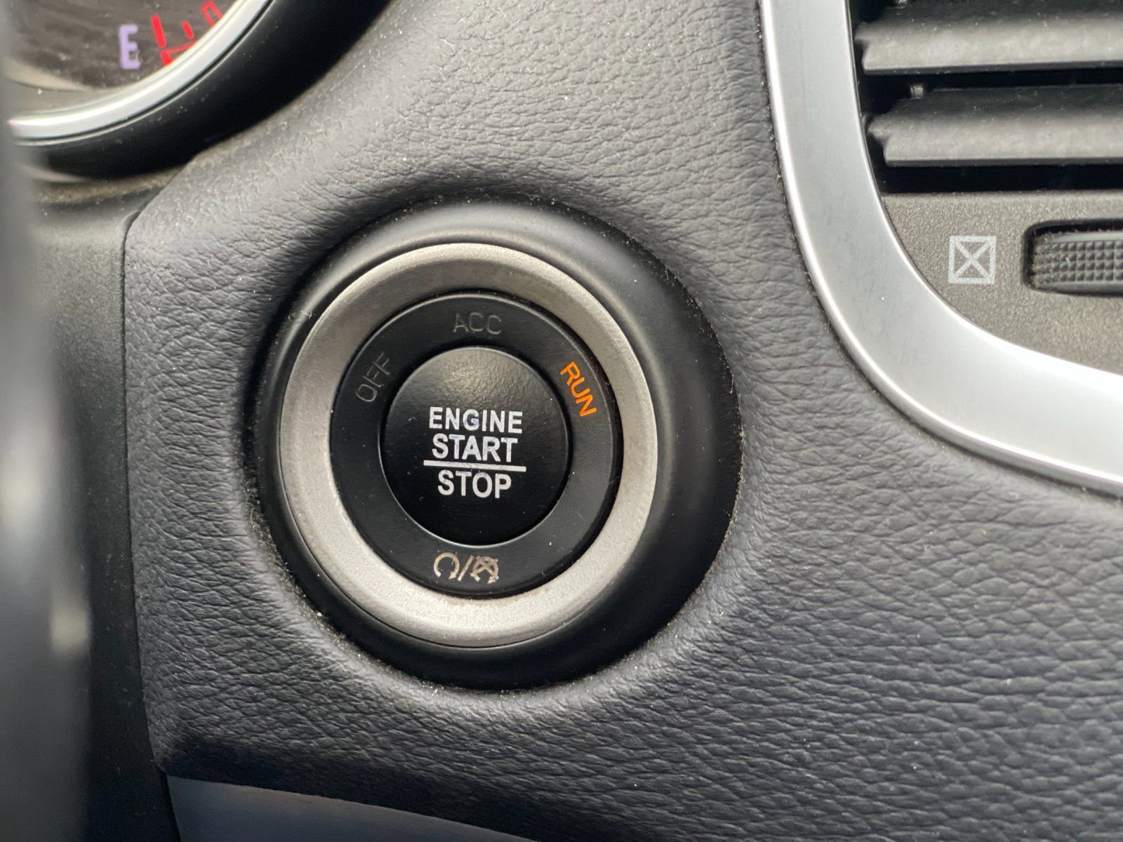 Used 2020 Dodge Durango SXT w/ 3rd Row Seating Group image 25