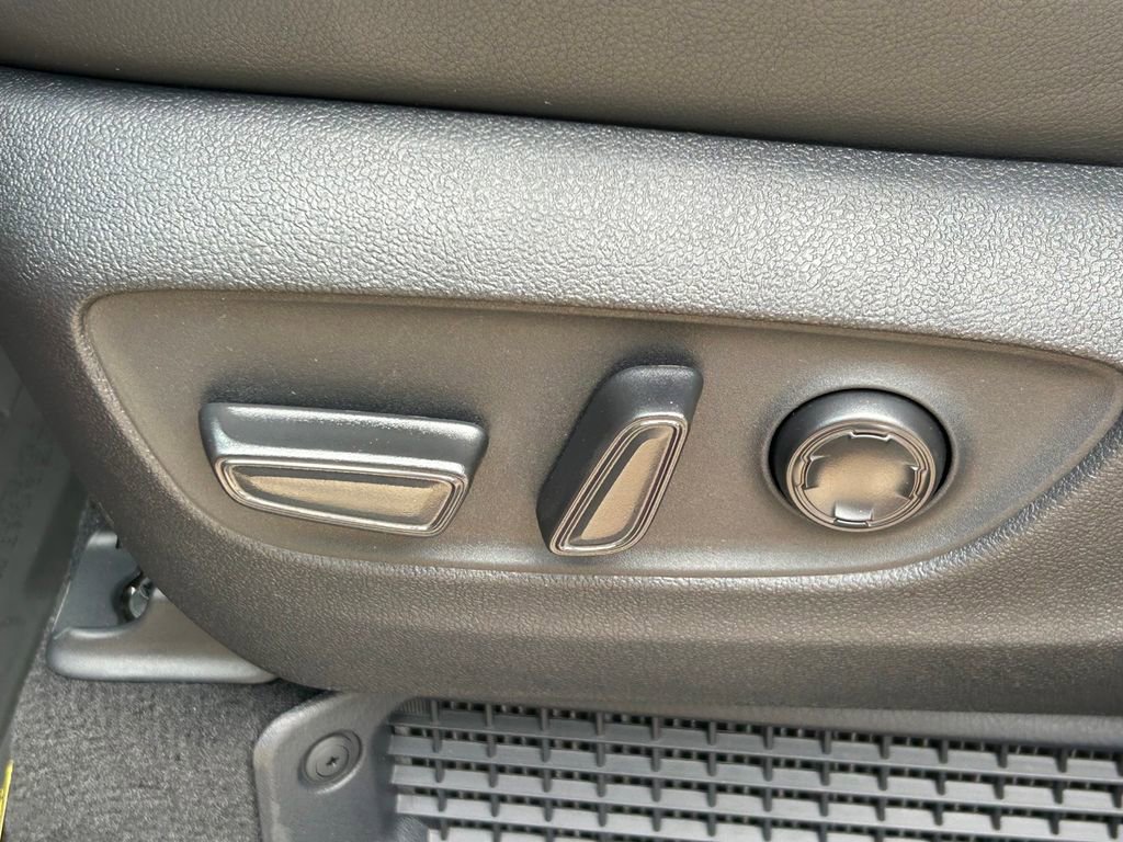 New 2026 Toyota Sienna Platinum image 32