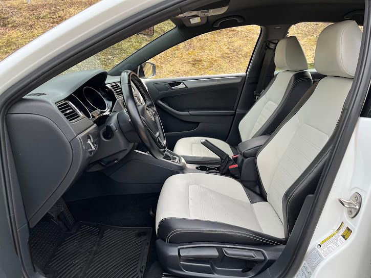 Used 2016 Volkswagen Jetta Sport image 8